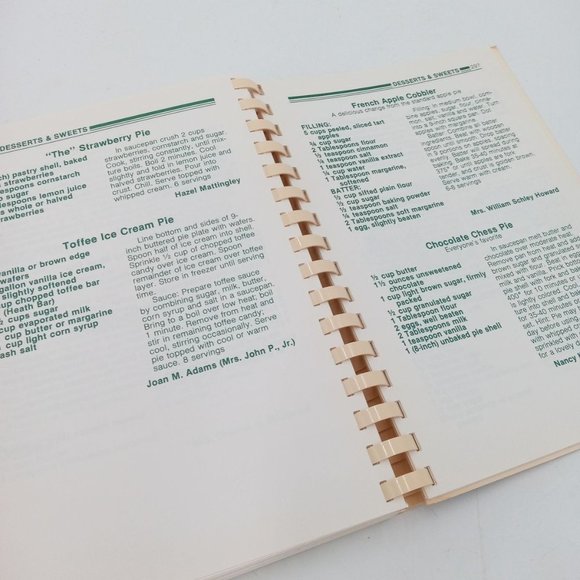 Puttin On The Peachtree CookBook Vintage Recipe Book DeKalb County Junior League - Picture 12 of 12